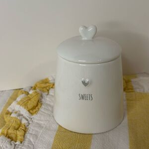 White Ceramic Sweets Jar with Heart Lid